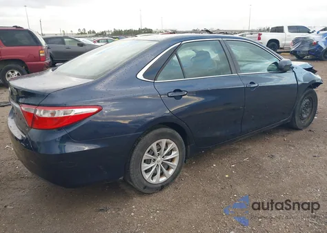 2015 Toyota Camry Le z USA, uszkodzony, nr VIN 4T4BF1FK8FR504725